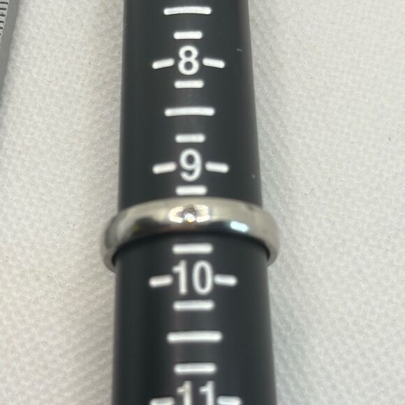 NWOT Size 9 1/2 Stainless steel band with solitaire zircon stone - Picture 4 of 4